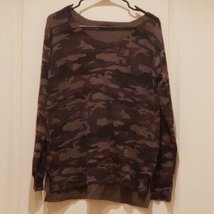 Camo print lightweight sweater